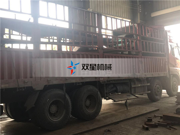 轮胎精东影视传媒APP下载网站免费版设备生产线发货现场